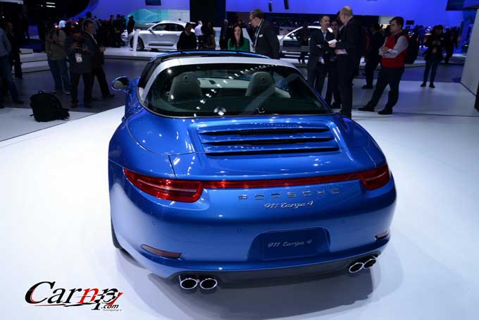 2015-Porsche-911-Targa-4-at-2014-Detroit-15-(1) 2