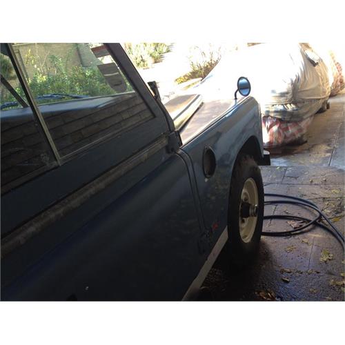 لندرور ساخت ۱۳۶۳ | ساخت داخل | سایت تخصصی اتومبیل و اتومبیلرانی ایران 