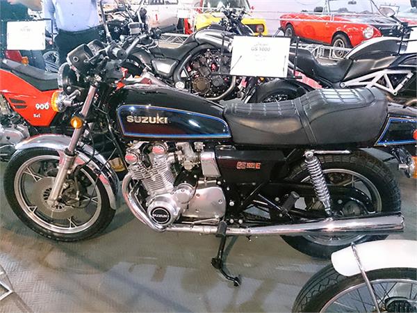 classic car in iran  34