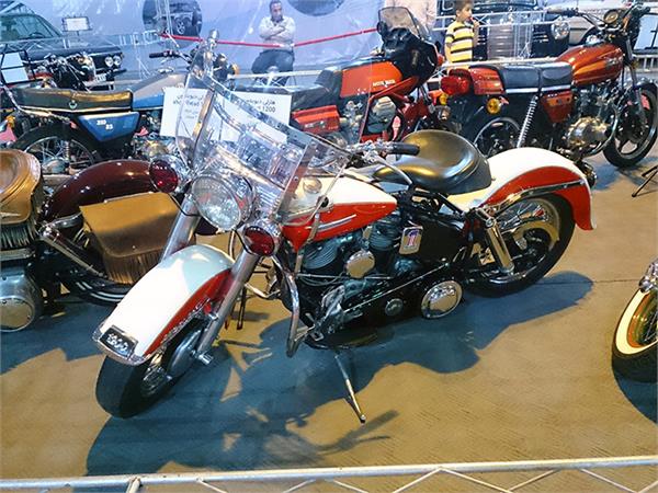 classic car in iran  25