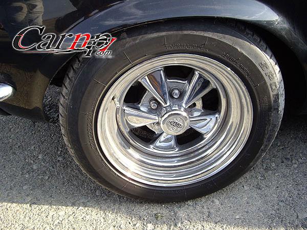 هشت سیلندر 12