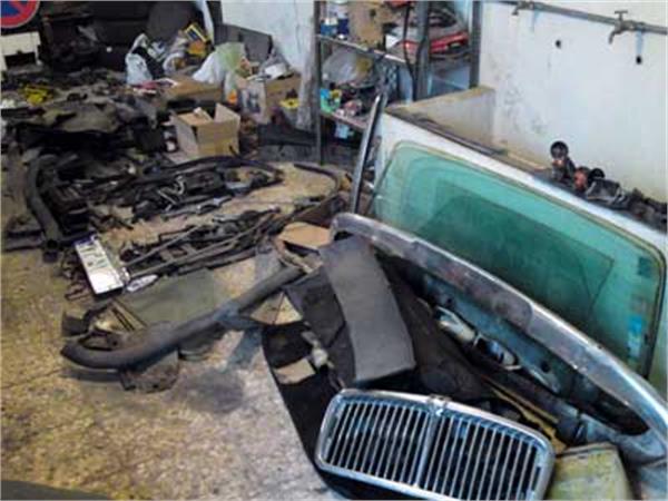 چرم داخل کابین  1