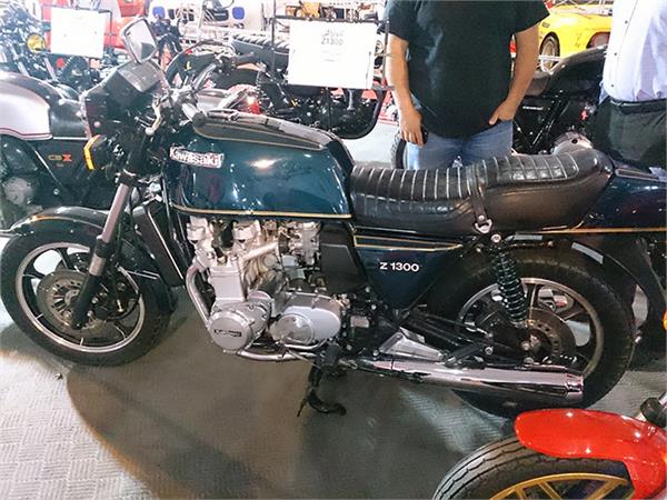 classic car in iran  35