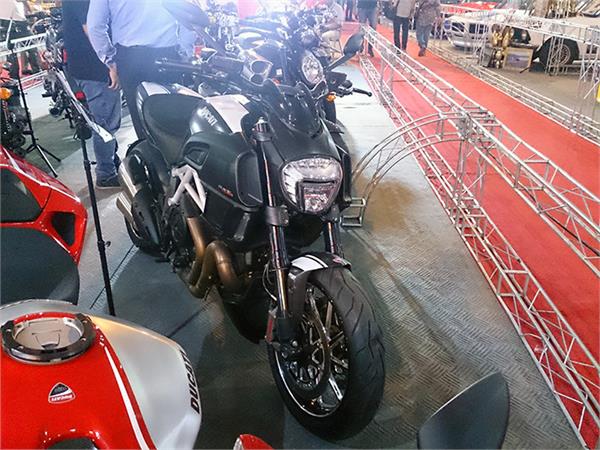 classic car in iran  32