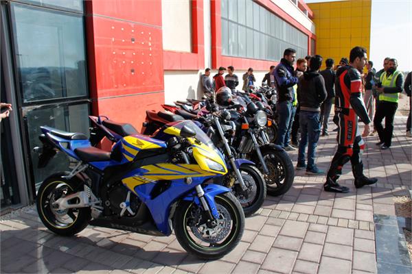 iran classic car site 26