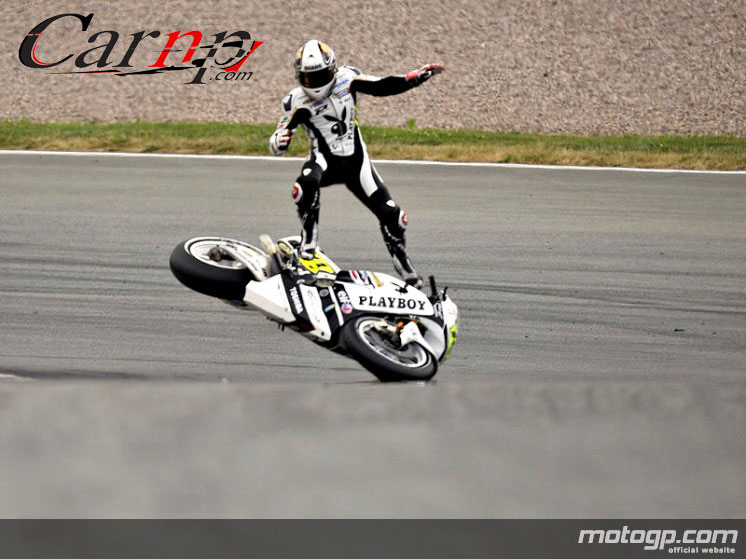 موتو جی پی  16