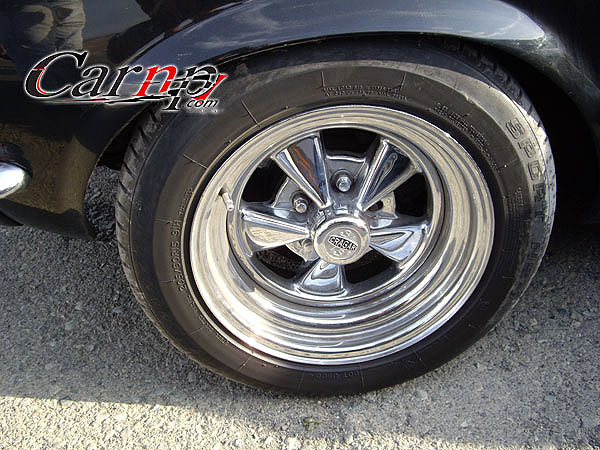 هشت سیلندر 12