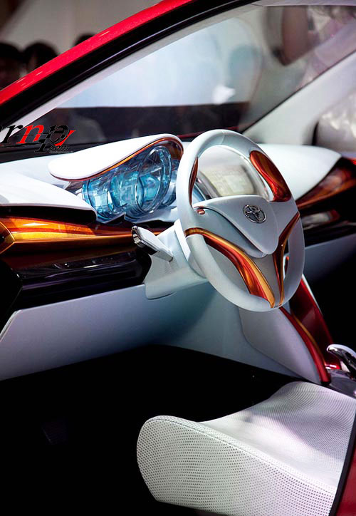 نمایشگاه اتومبیل  2