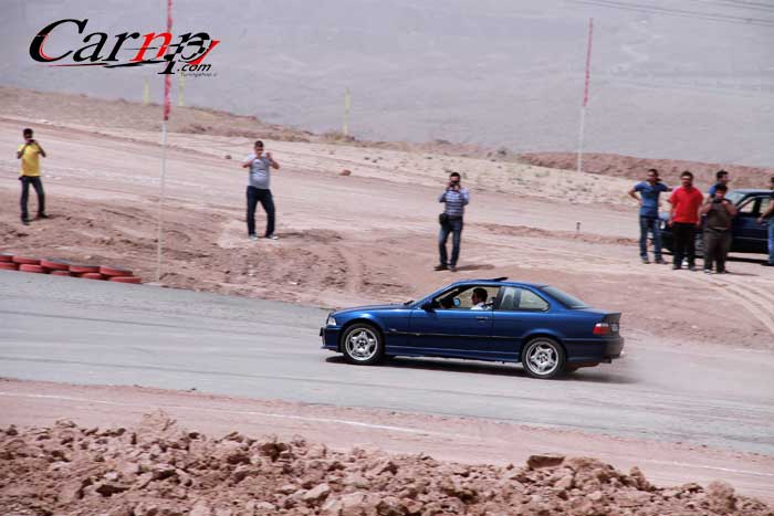 حرکات نمایشی و دور مارشال در پیست  9