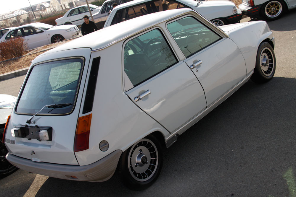 iran classic car site 26