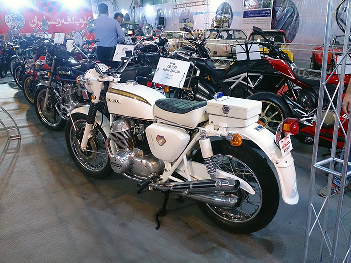 classic car in iran  33