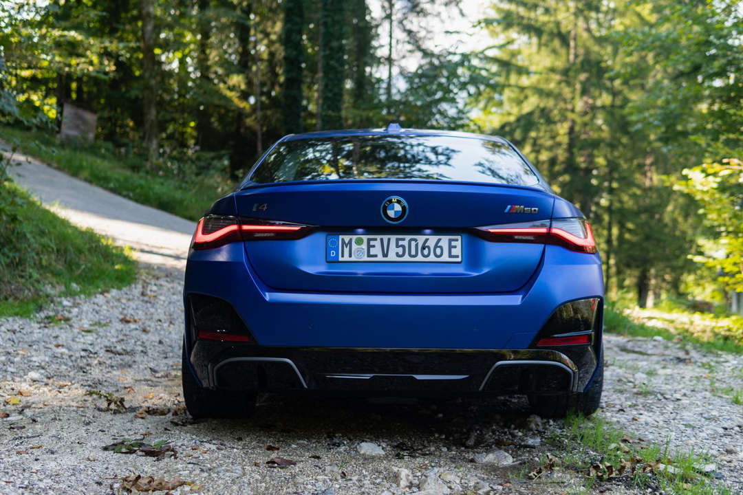 BMW i4 14