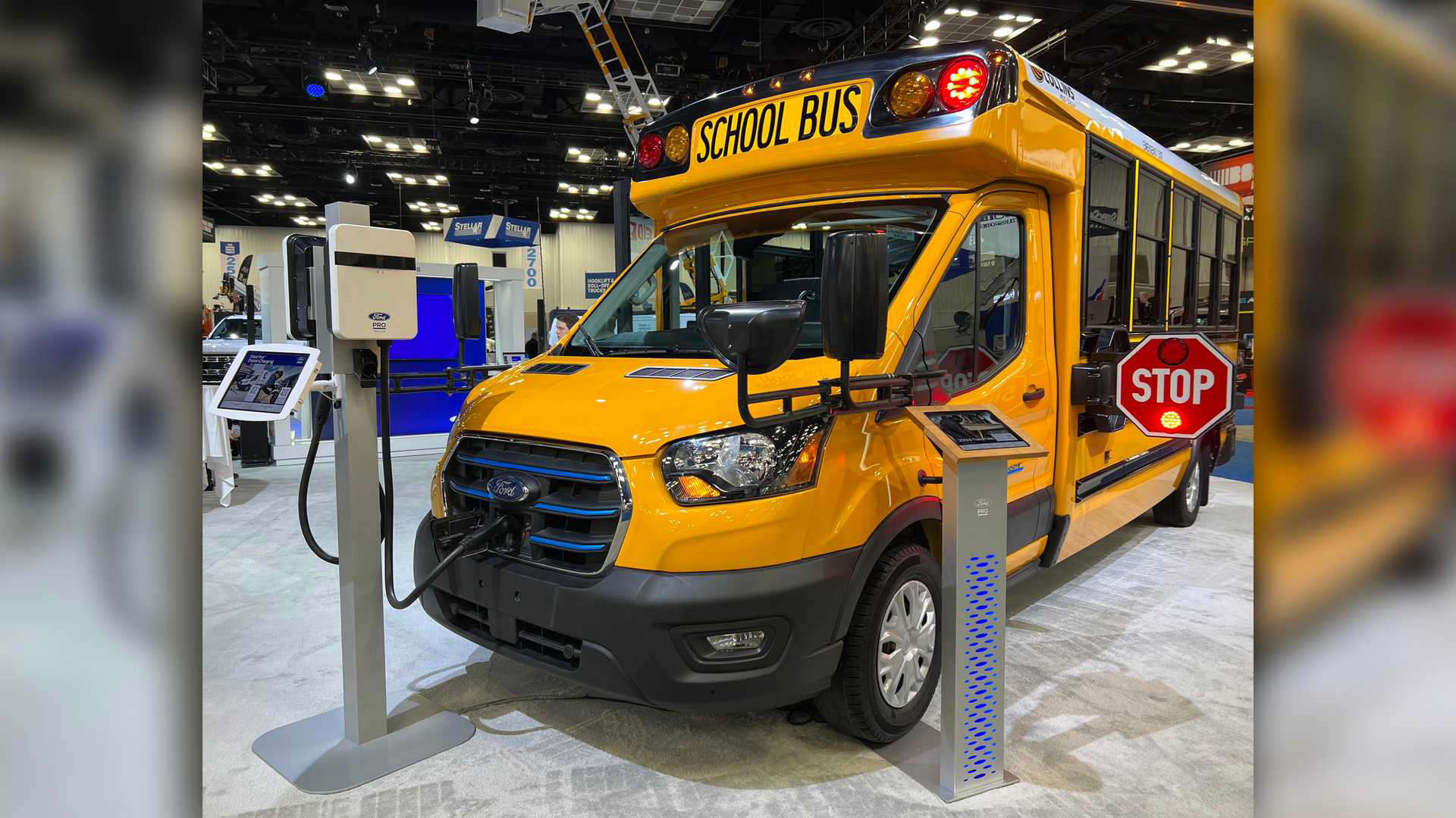 فورد از یک اتوبوس مدرسه تمام الکتریکی بر اساس E-Transit رونمایی کرد
