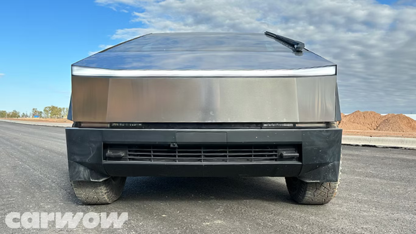 سایبر تراک تسلا ..... 10