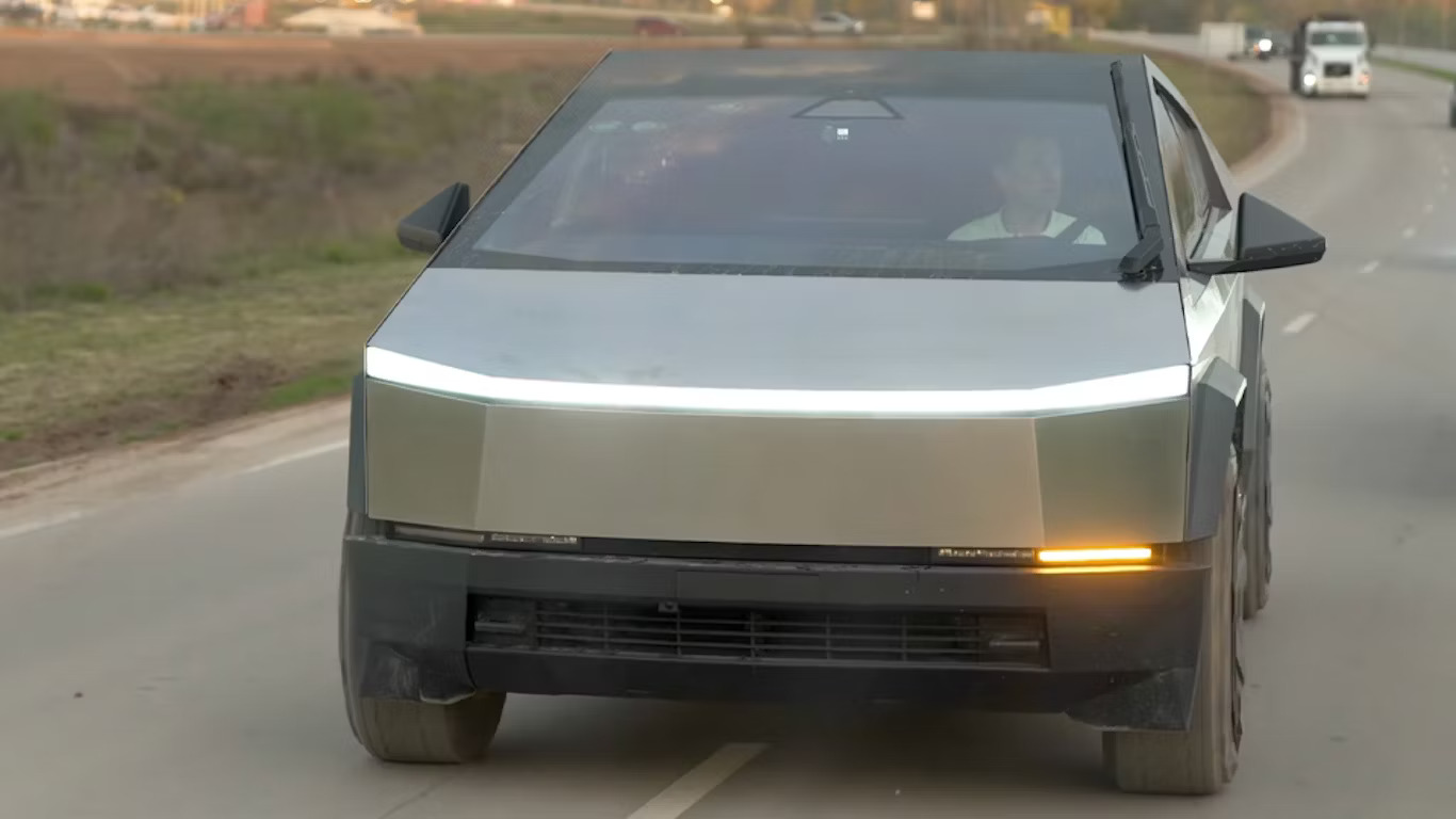 سایبر تراک تسلا ..... 11