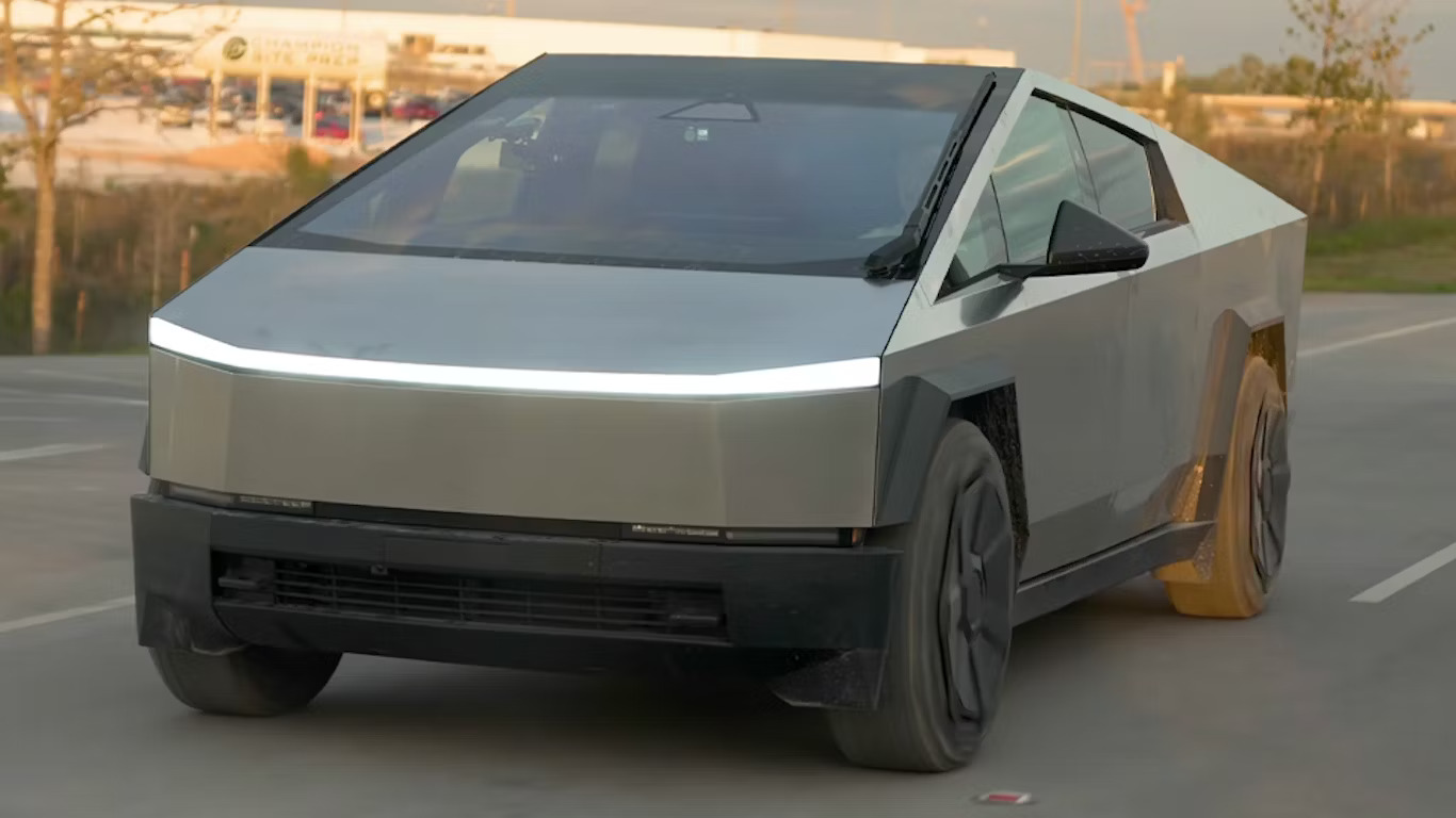 سایبر تراک تسلا ..... 12