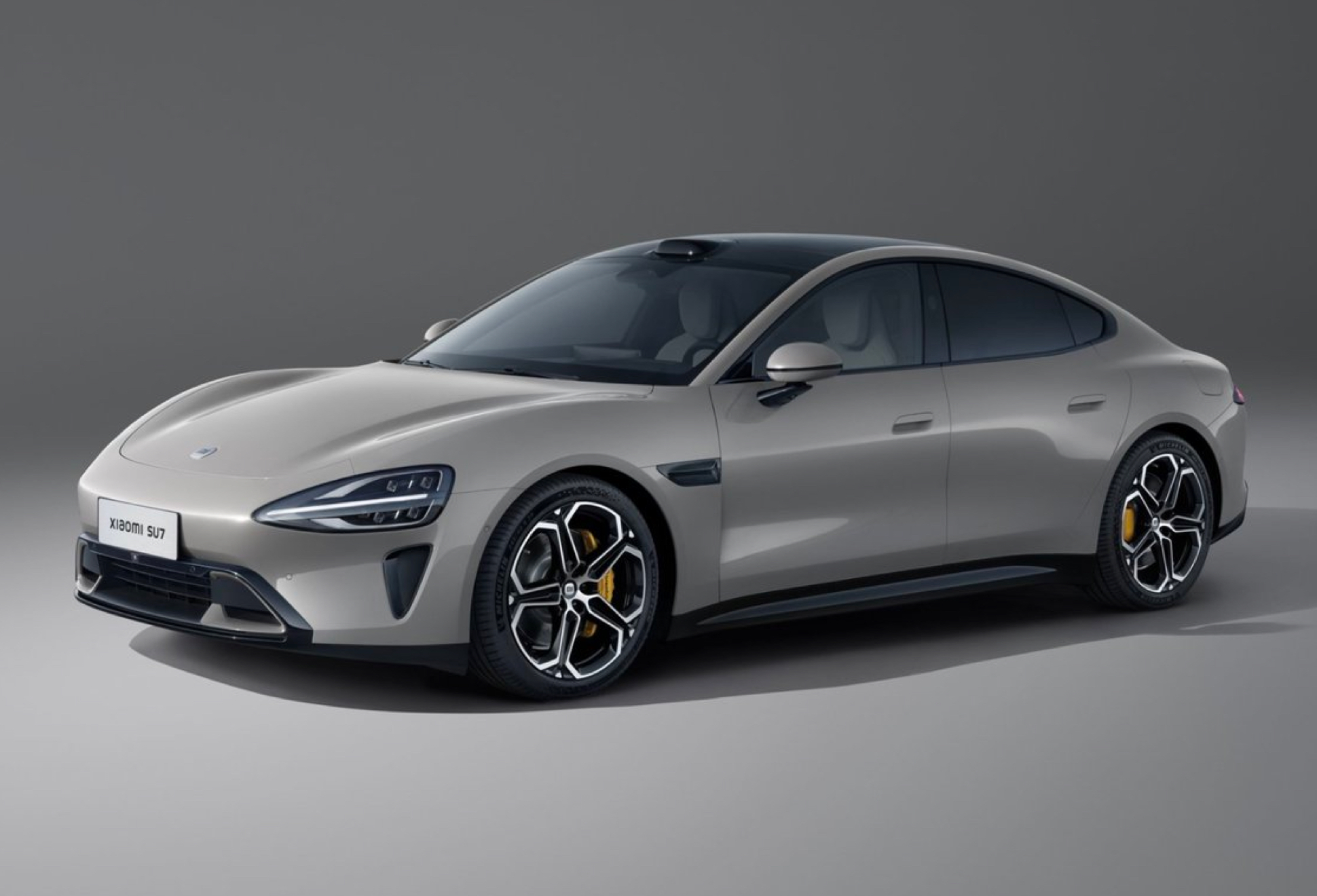 اتومبیل برقی شیامومی  1