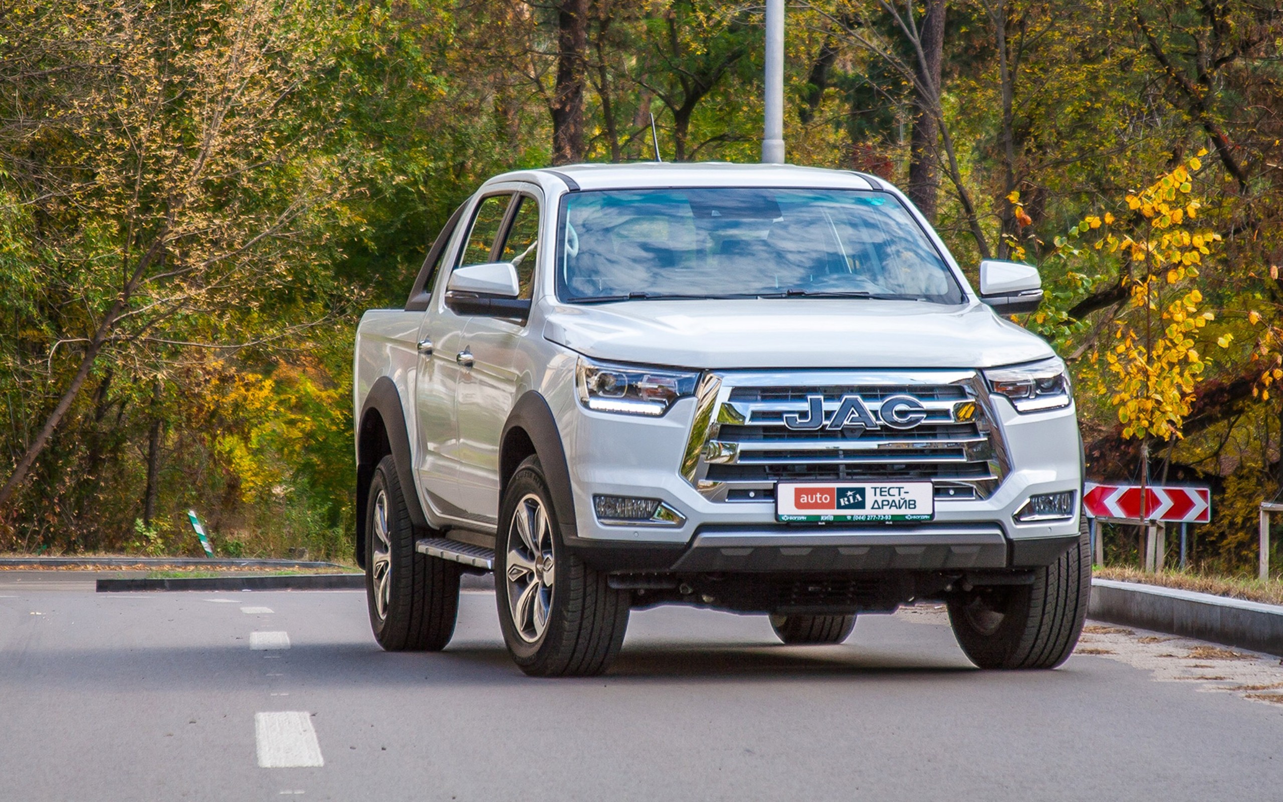 اطلاعات دقیق  کی ام سی تی 8   موتور kmc t8   مشخصات فنی kmc t8   آپشن های kmct8    دفتر فروش  kmc t8  لوازم اضافی kmc t8  1