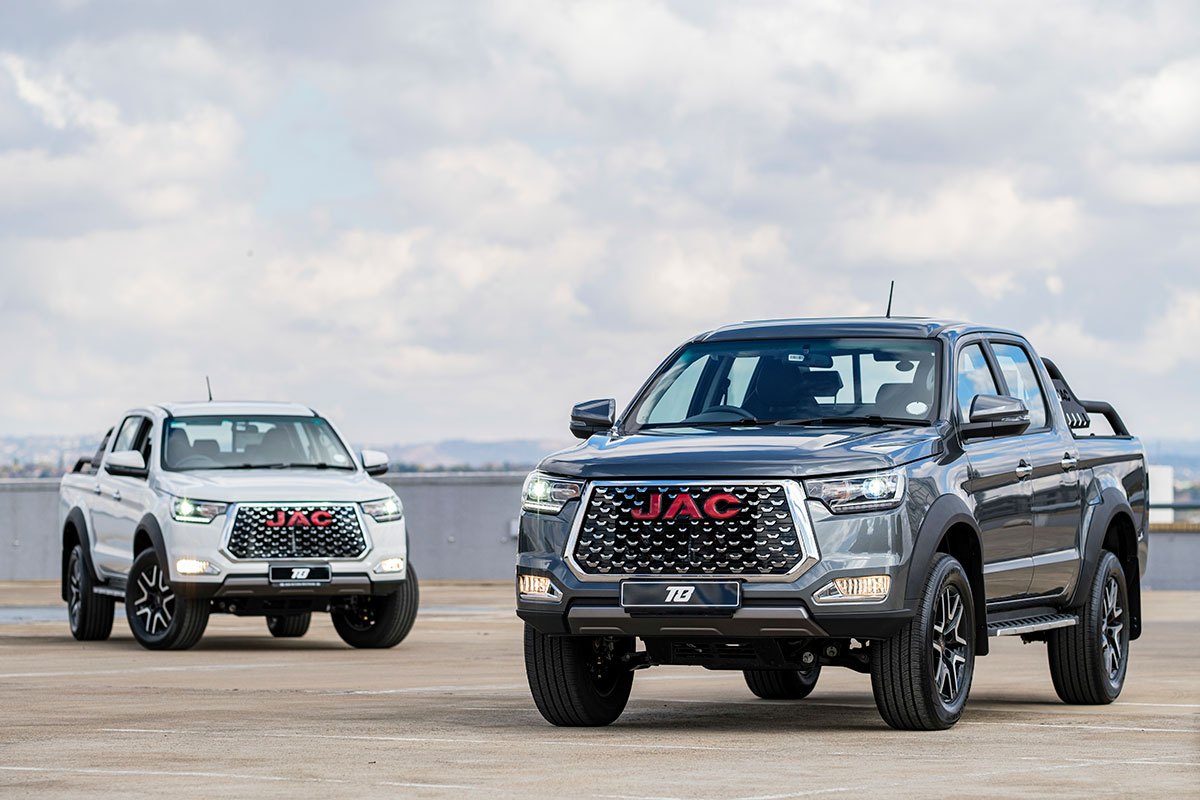 اطلاعات دقیق  کی ام سی تی 8   موتور kmc t8   مشخصات فنی kmc t8   آپشن های kmct8    دفتر فروش  kmc t8  لوازم اضافی kmc t8  9